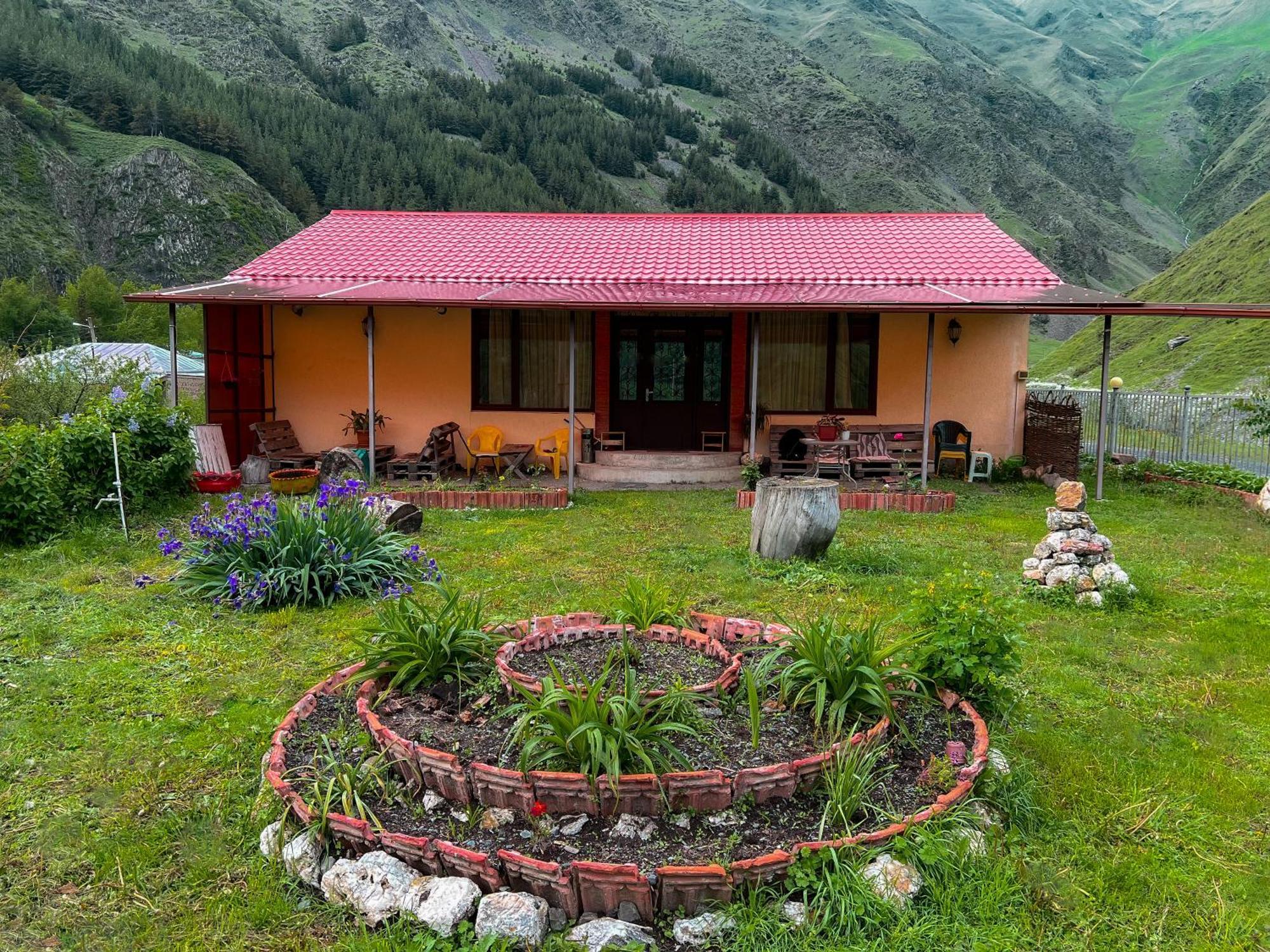Villa Januka Garden At Sno Kazbegi Exterior foto